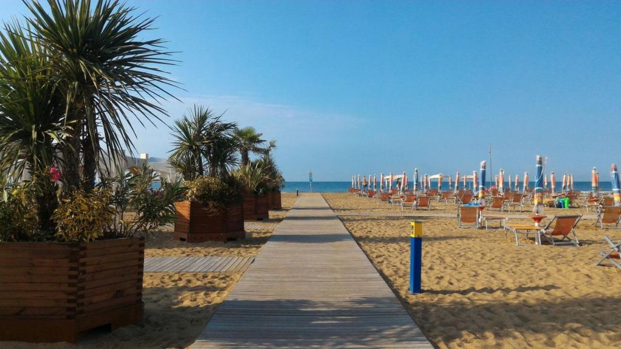 Aparthotel Residenza Al Parco Bibione Esterno foto